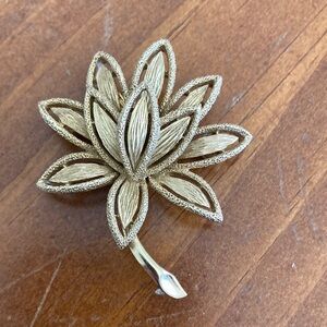 Vintage Gold-Toned Floral Brooch